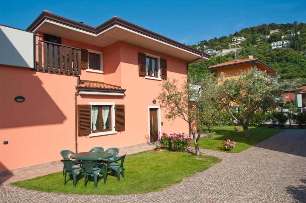 Апартаменты Casa Martinelli Торболе Экстерьер фото